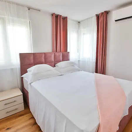 Ana Apartment