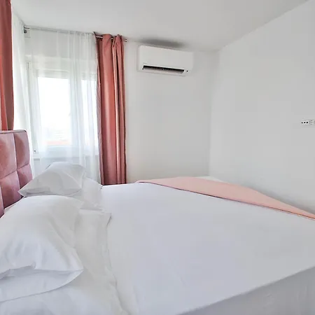 Apartment Ana *