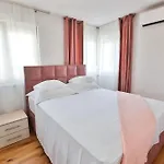 Ana Apartamento
